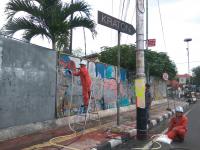 agar-turis-betah-di-yogyakarta-warga-jepang-ini-bersihkan-vandalisme-di-tembok | Berita Positif dan Berimbang